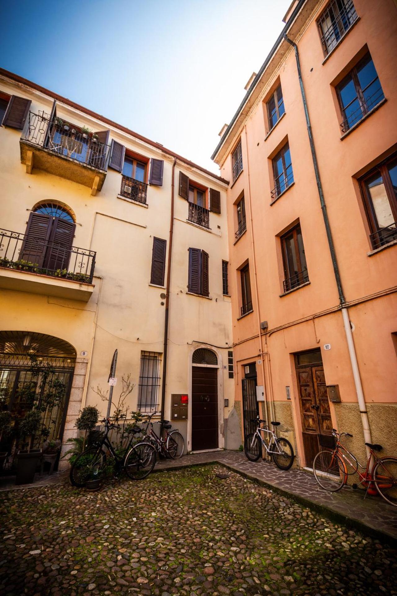 Casa Elisa Apartment มานโตวา ภายนอก รูปภาพ